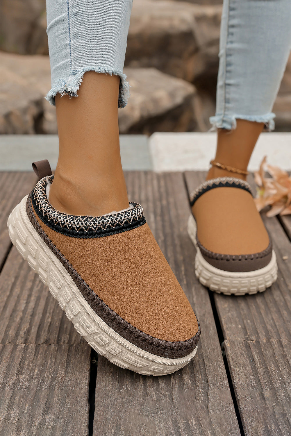 Black Contrast Stitch Detail Plush Winter Clog Slippers