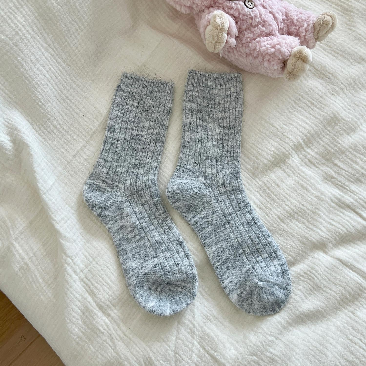 Anti-pilling Wool Socks For Women Autumn And Winter Mid-calf Socks Thickened