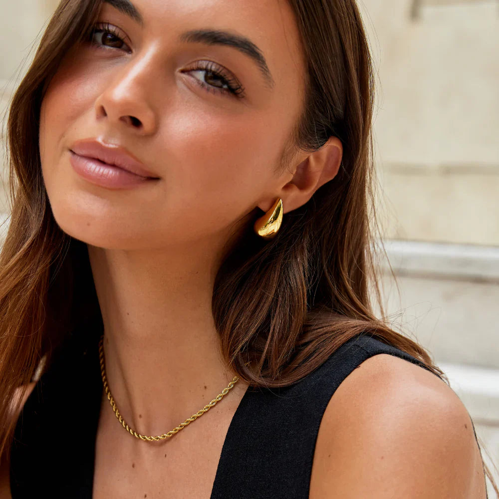 Elegant Gold Teardrop Earrings