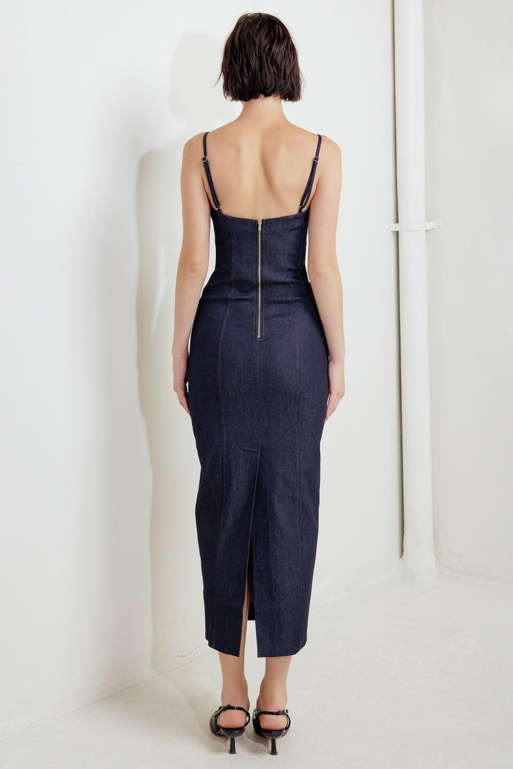 QUIET CURVE DARK DENIM MIDI DRESS