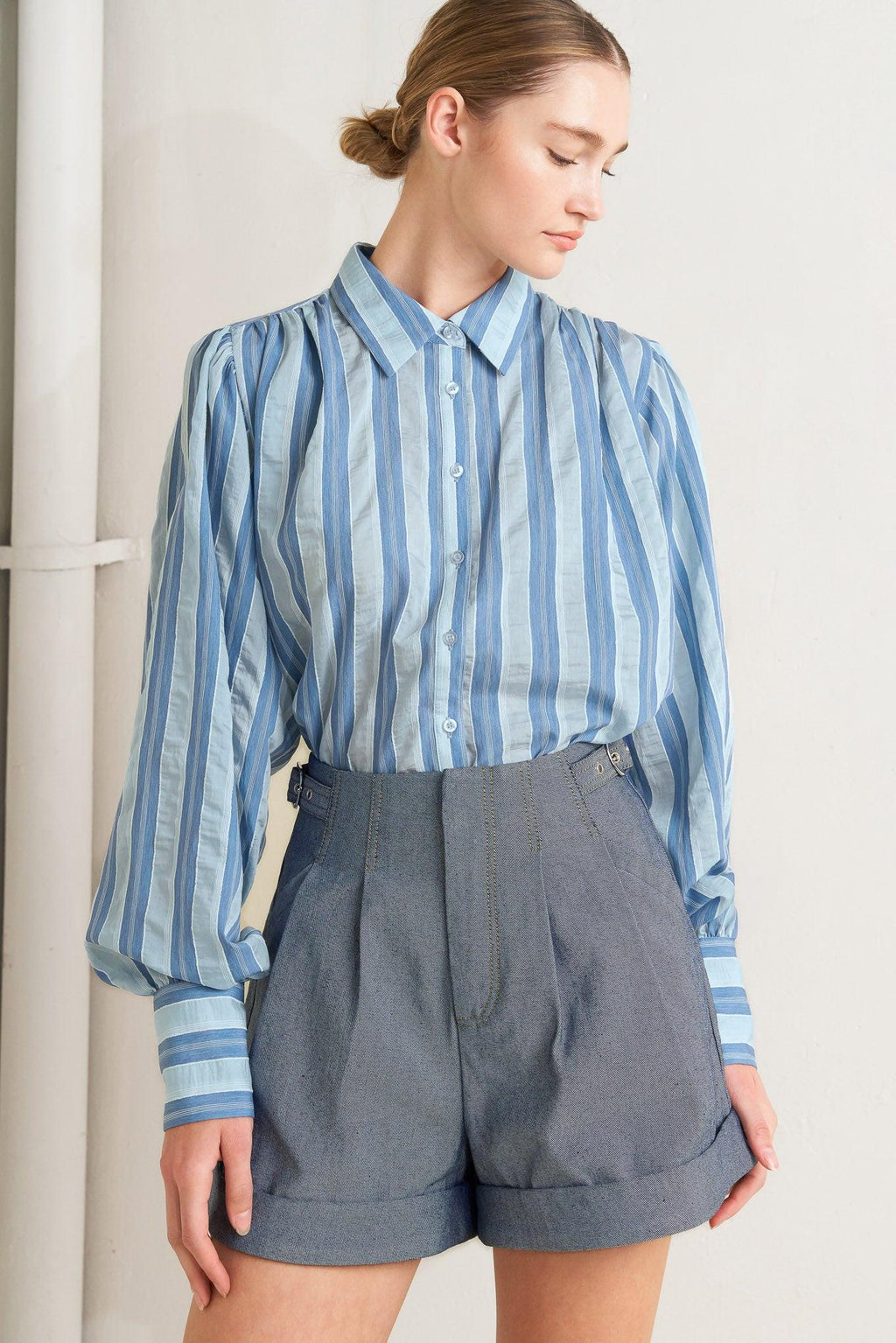 CONFIDENTLY COOL TAILORED WOVEN SHORT