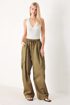 STAY IN MOTION WOVEN BARREL PANTS