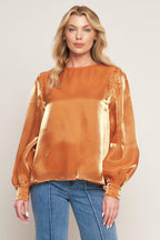 OUTING LIGHT WOVEN TOP