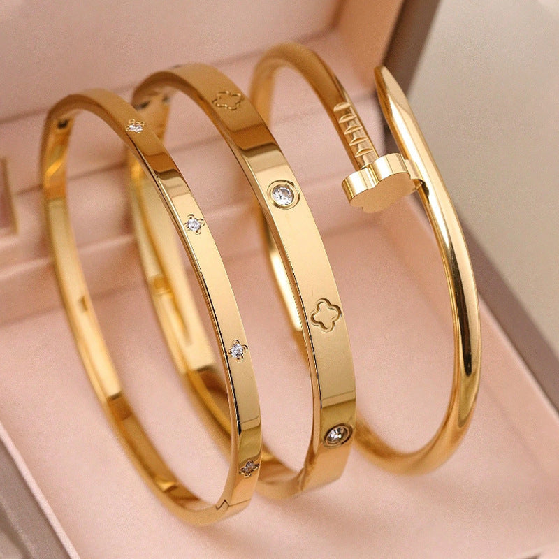 Floral Bracelet Set