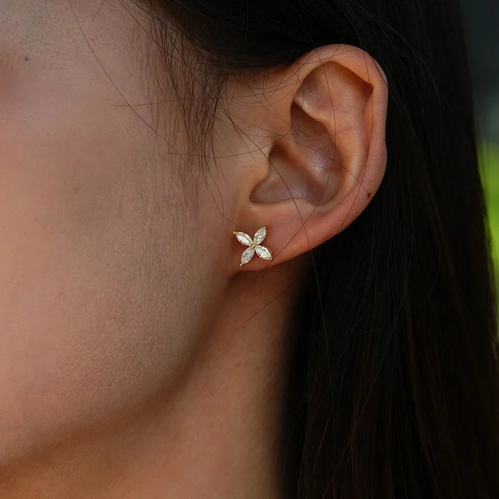VVS1 D Round Moissanite Stud Earrings for Women