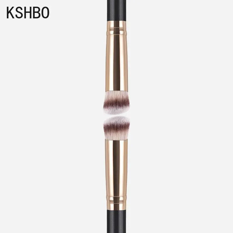Angled Seamless Makeup Brushes
