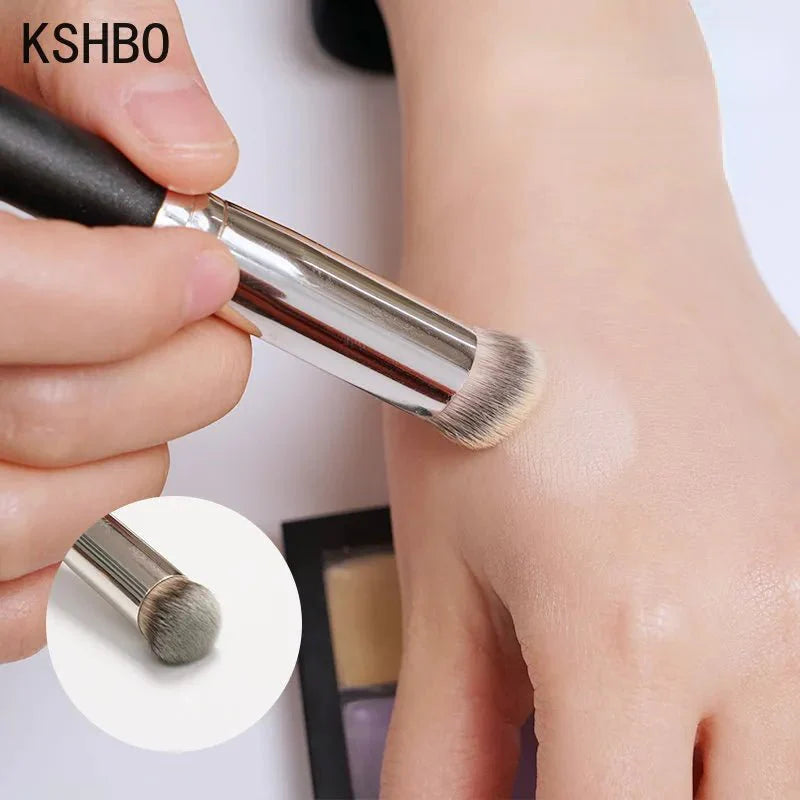 Angled Seamless Makeup Brushes