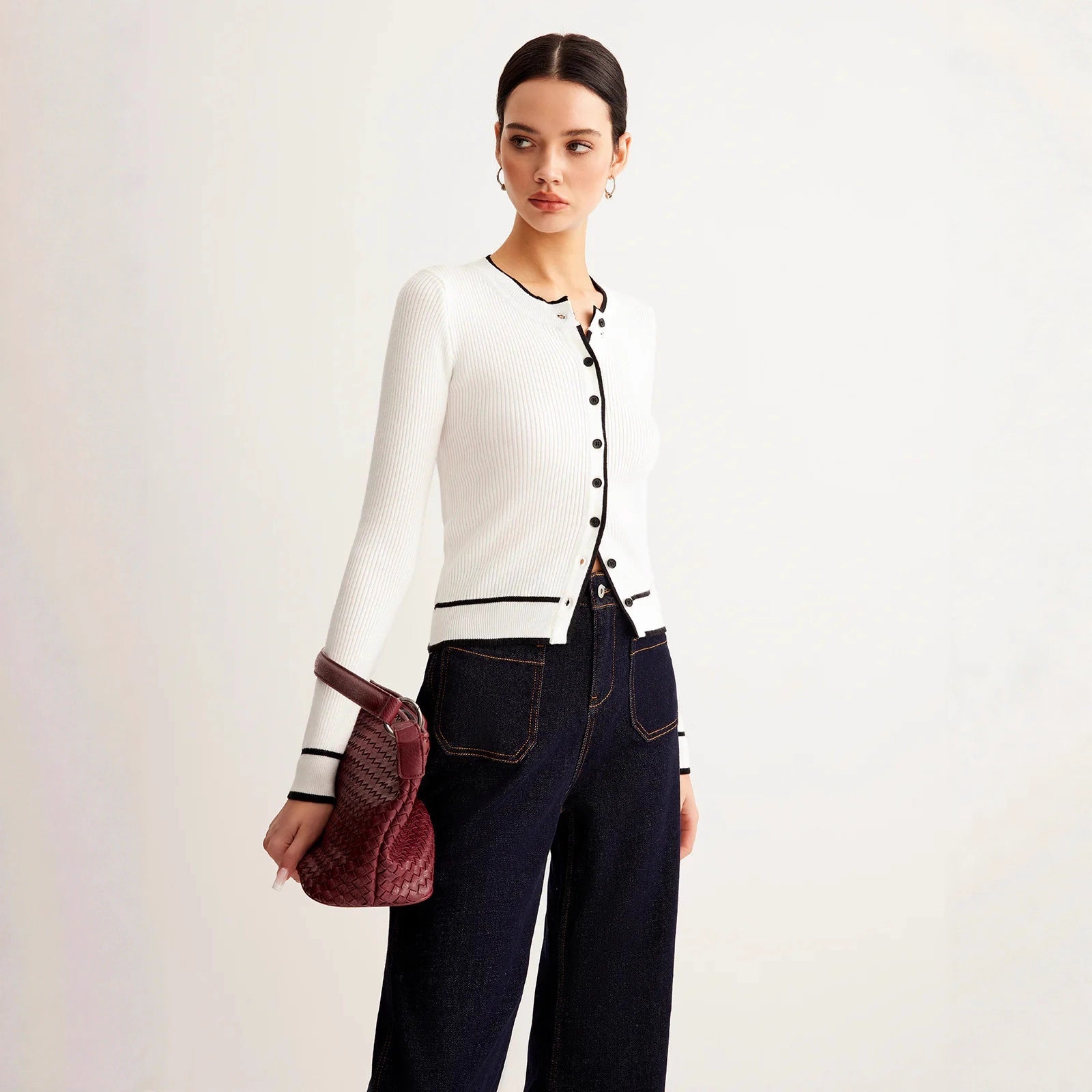 Womens Cozy, Atmospheric Sweater That Flatters