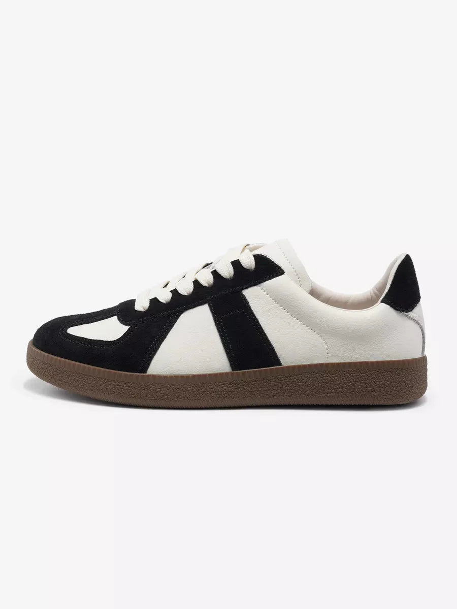 Gloria Sneakers: Stylish Comfort for Any Adventure