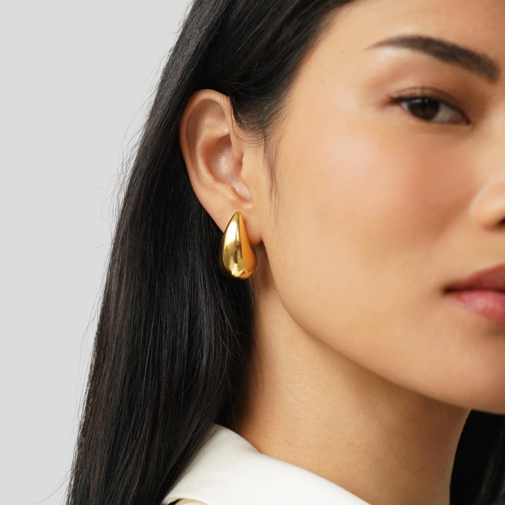 Elegant Gold Teardrop Earrings