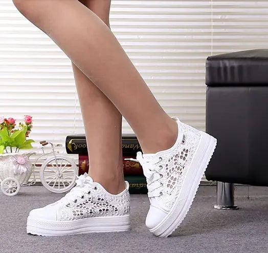 Elevated Casual Canvas Shoes with Breathable Mesh
