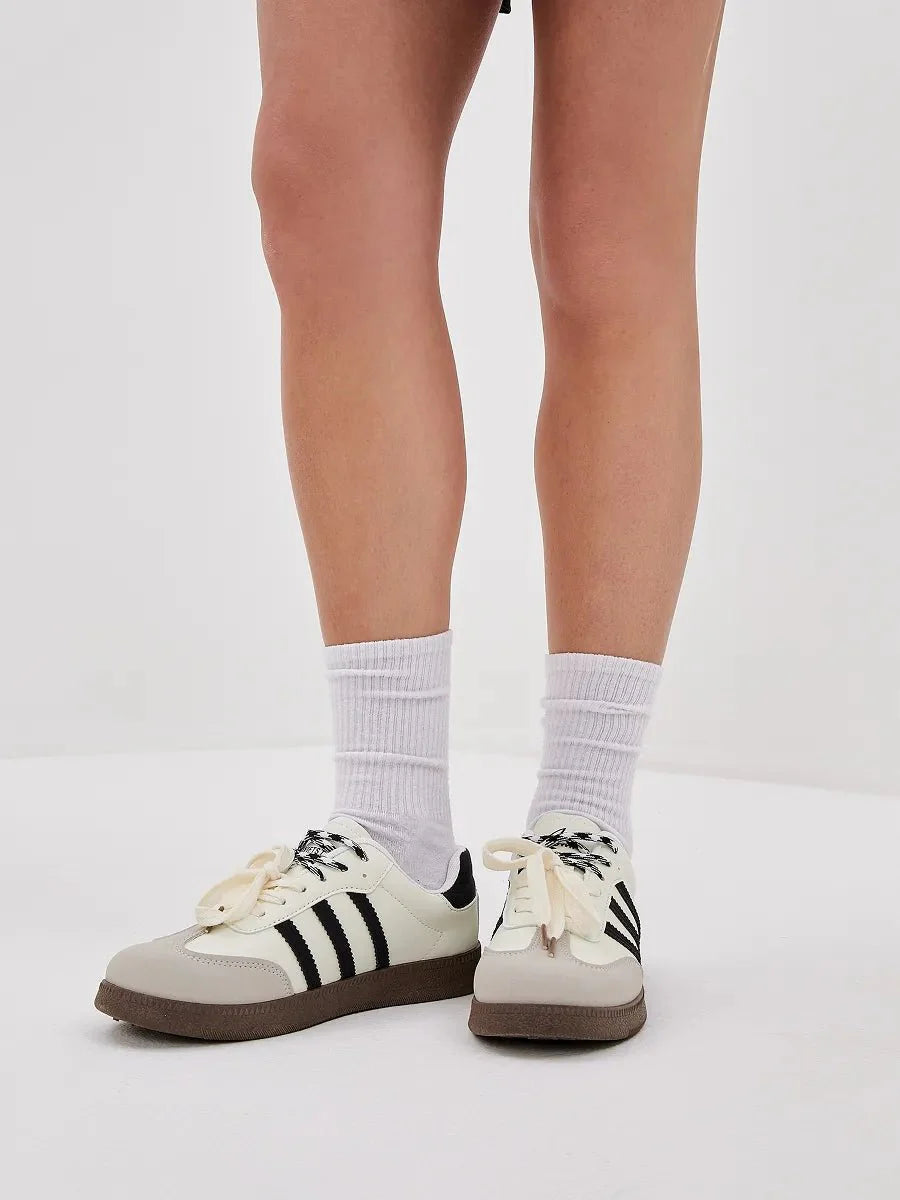 Lillian Sneakers - Timeless Chic Comfort for Every Occasion