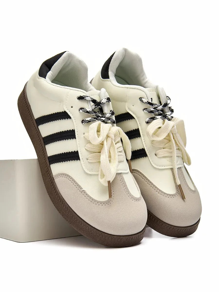 Lillian Sneakers - Timeless Chic Comfort for Every Occasion